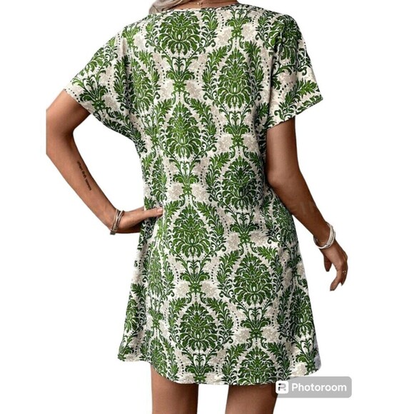 Summer Green Allover Print Notched Neck Batwing Sleeve Tunic Dress Size Medium - Picture 3 of 4